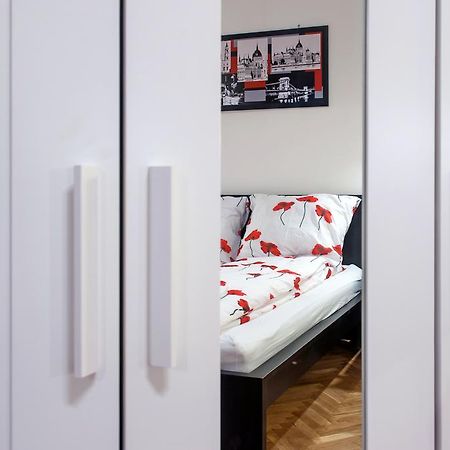 Parking, Ac, Wifi Flat Next To Andrassy Ave Apartment Budapest Room photo