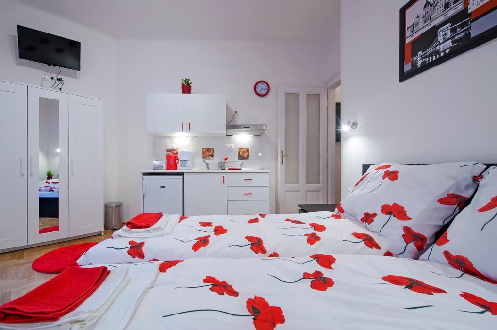 Parking, Ac, Wifi Flat Next To Andrassy Ave Apartment Budapest Room photo