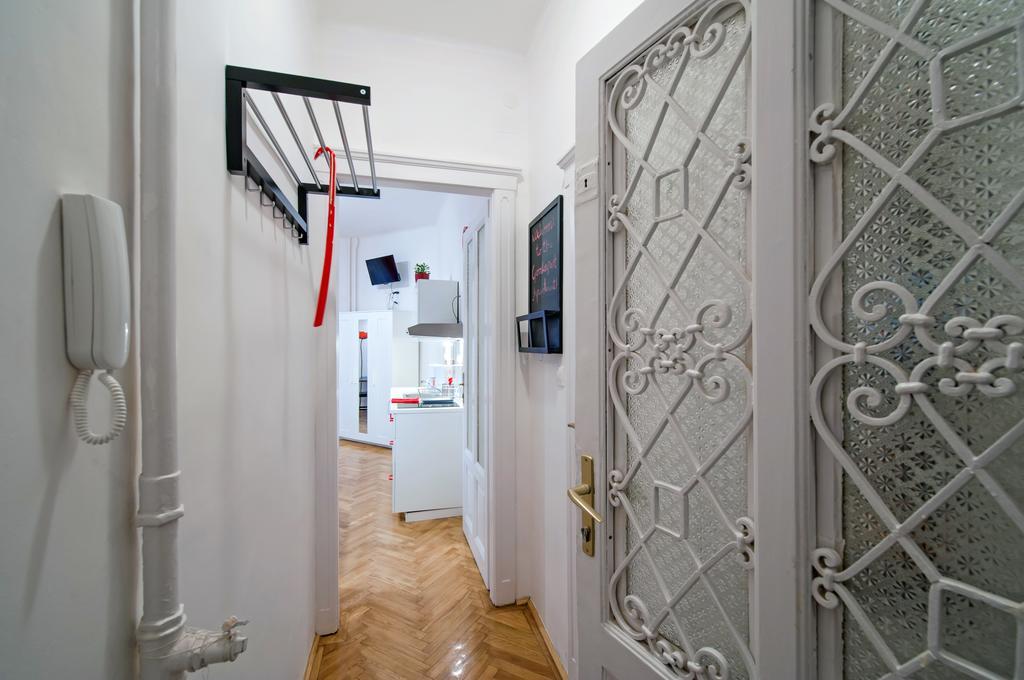 Parking, Ac, Wifi Flat Next To Andrassy Ave Apartment Budapest Room photo